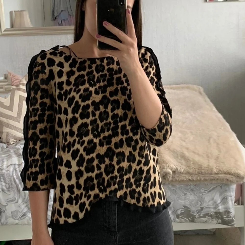 Zara Ruffled Print Leopard Print Top - Picture 6 of 11